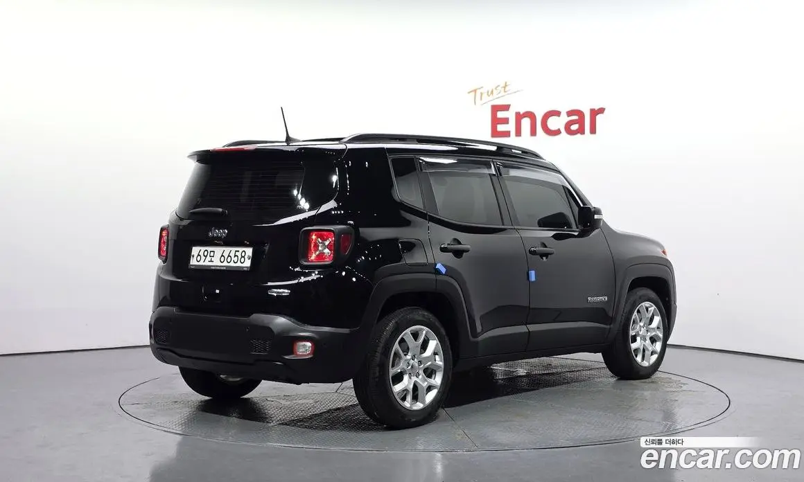 Jeep Renegade 2018 2.4 автомат (гидро), фото 2 Jeep Renegade 2018 2.4 автомат (гидро), фото 2