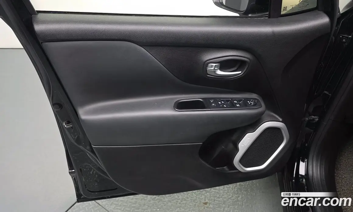 Jeep Renegade 2018 2.4 автомат (гидро), фото 14 Jeep Renegade 2018 2.4 автомат (гидро), фото 14