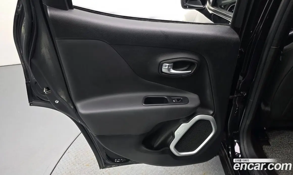 Jeep Renegade 2018 2.4 автомат (гидро), фото 15 Jeep Renegade 2018 2.4 автомат (гидро), фото 15