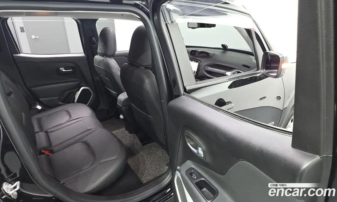 Jeep Renegade 2018 2.4 автомат (гидро), фото 17 Jeep Renegade 2018 2.4 автомат (гидро), фото 17