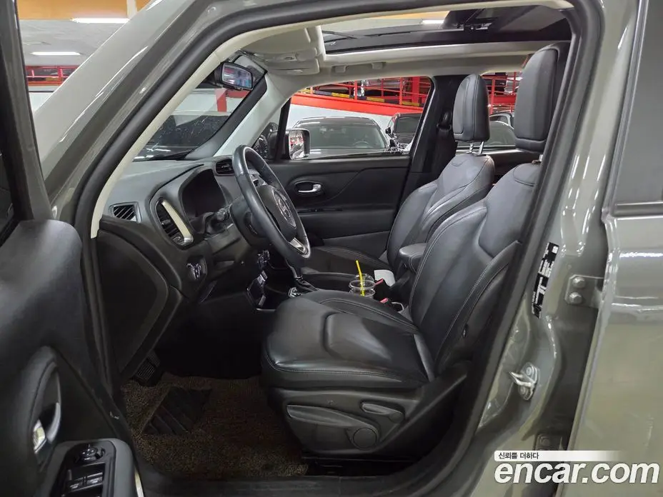 Jeep Renegade 2021 2.4 автомат (гидро), фото 6 Jeep Renegade 2021 2.4 автомат (гидро), фото 6