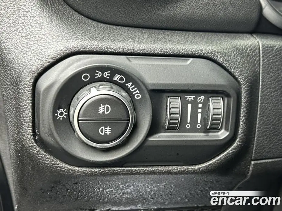 Jeep Wrangler 2020 2.0 автомат (гидро), фото 14 Jeep Wrangler 2020 2.0 автомат (гидро), фото 14