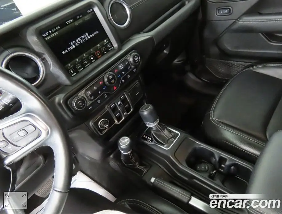 Jeep Wrangler 2022 2.0 автомат (гидро), фото 13 Jeep Wrangler 2022 2.0 автомат (гидро), фото 13