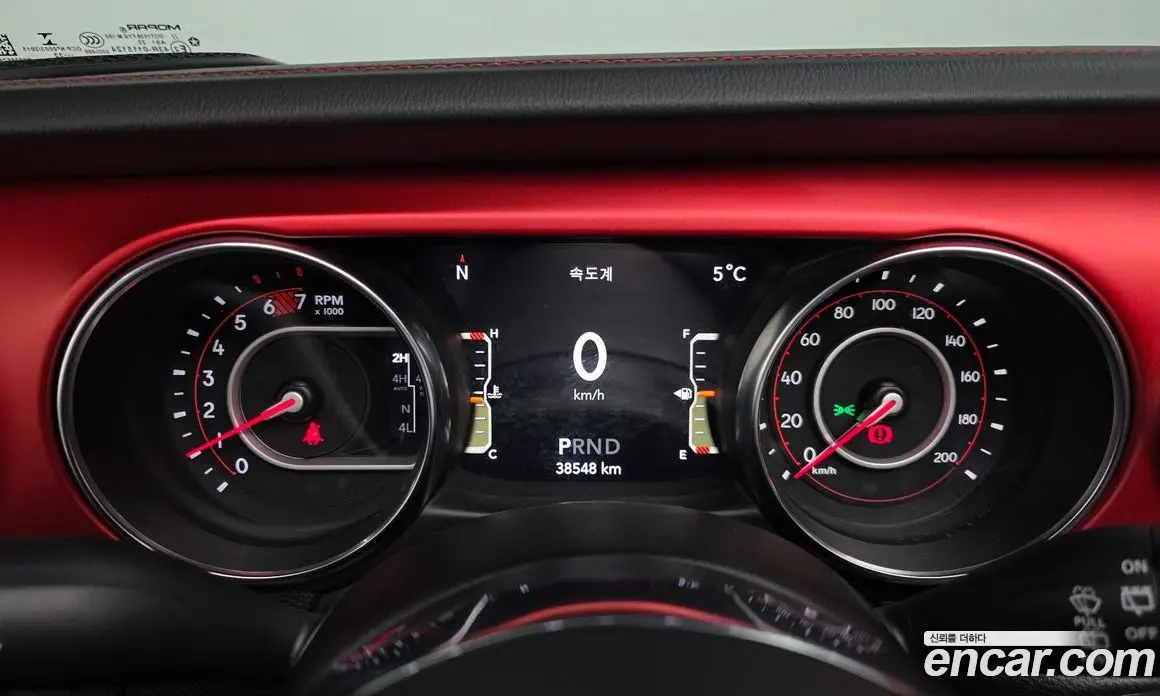 Jeep Wrangler 2022 2.0 автомат (гидро), фото 8 Jeep Wrangler 2022 2.0 автомат (гидро), фото 8