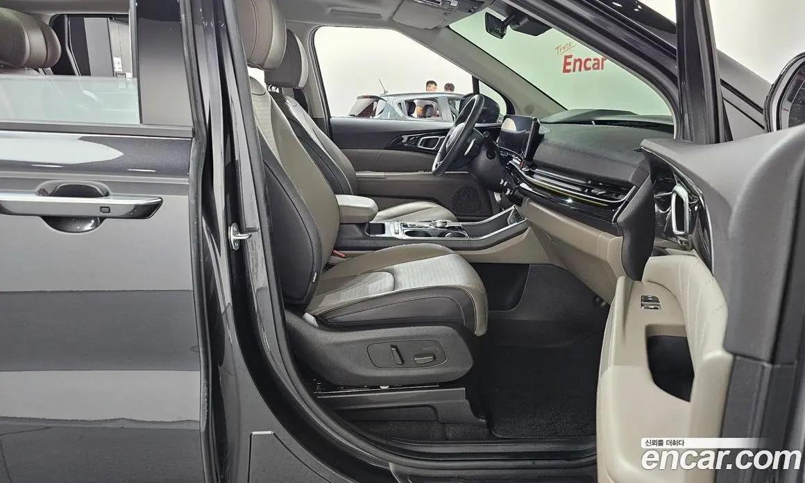 Kia Carnival 2024 3.5 автомат (гидро), фото 16 Kia Carnival 2024 3.5 автомат (гидро), фото 16