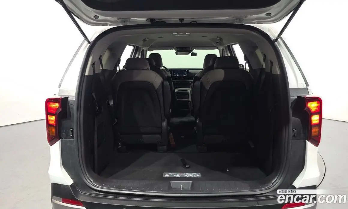 Kia Carnival 2024 2.2 автомат (гидро), фото 24 Kia Carnival 2024 2.2 автомат (гидро), фото 24
