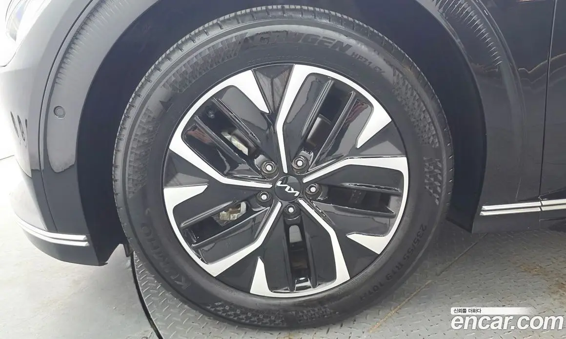 Kia EV6 2022 0.1 автомат (гидро), фото 5 Kia EV6 2022 0.1 автомат (гидро), фото 5