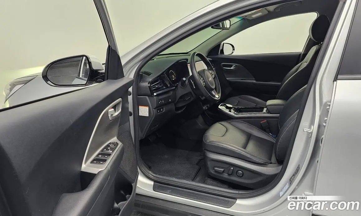Kia Niro 2022 0.2 автомат (гидро), фото 13