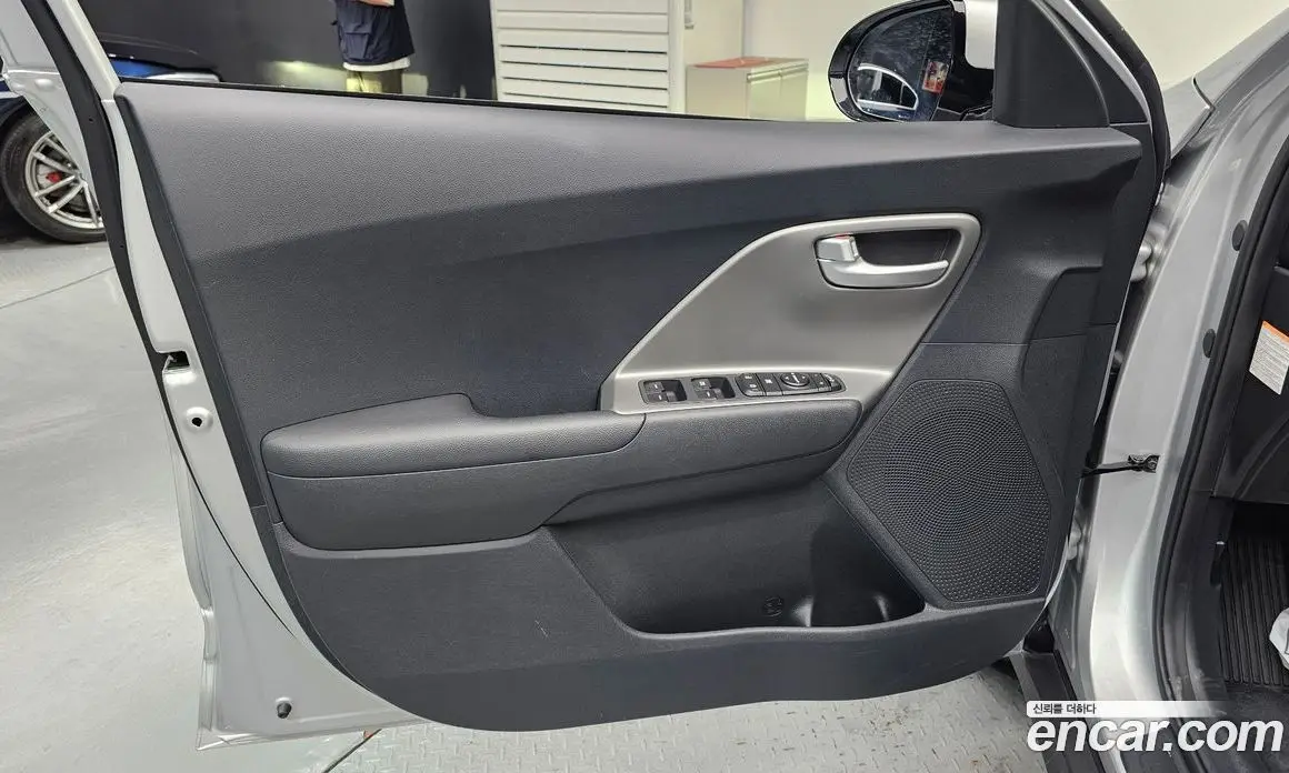 Kia Niro 2022 0.2 автомат (гидро), фото 14