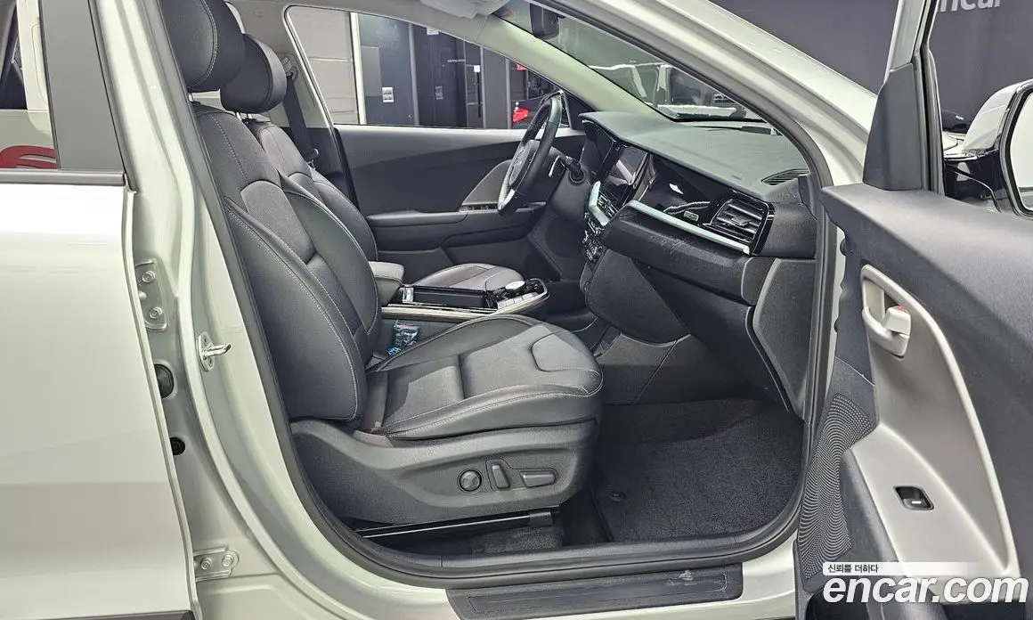 Kia Niro 2022 0.2 автомат (гидро), фото 16