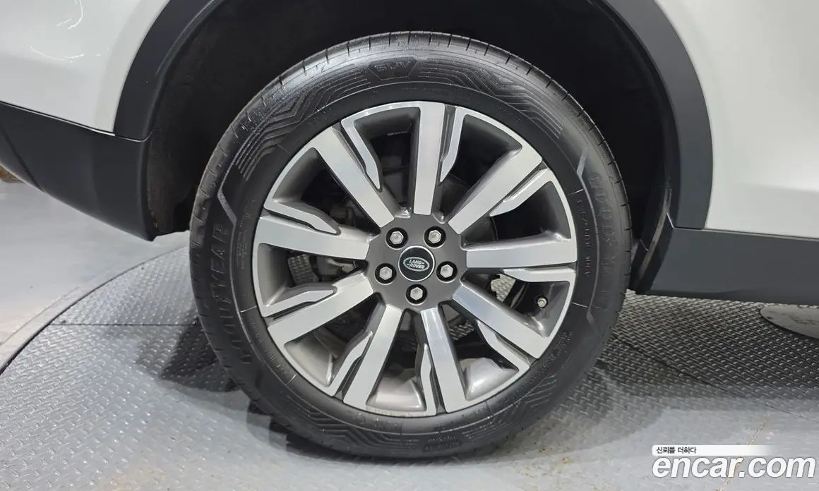 Land Rover Discovery Sport 2018 2.0 автомат (гидро), фото 5 Land Rover Discovery Sport 2018 2.0 автомат (гидро), фото 5
