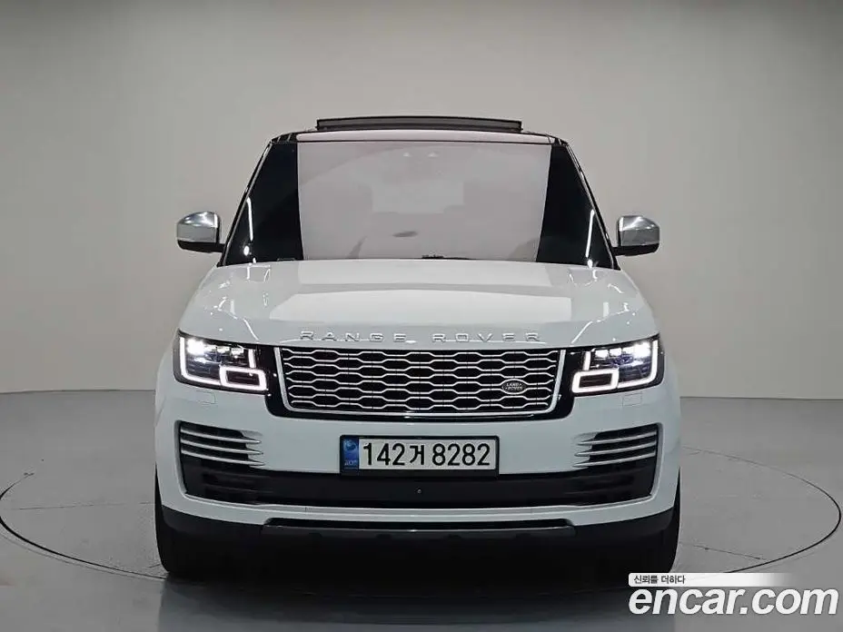 Land Rover Range Rover 2018 4.4 автомат (гидро), фото 1 Land Rover Range Rover 2018 4.4 автомат (гидро), фото 1