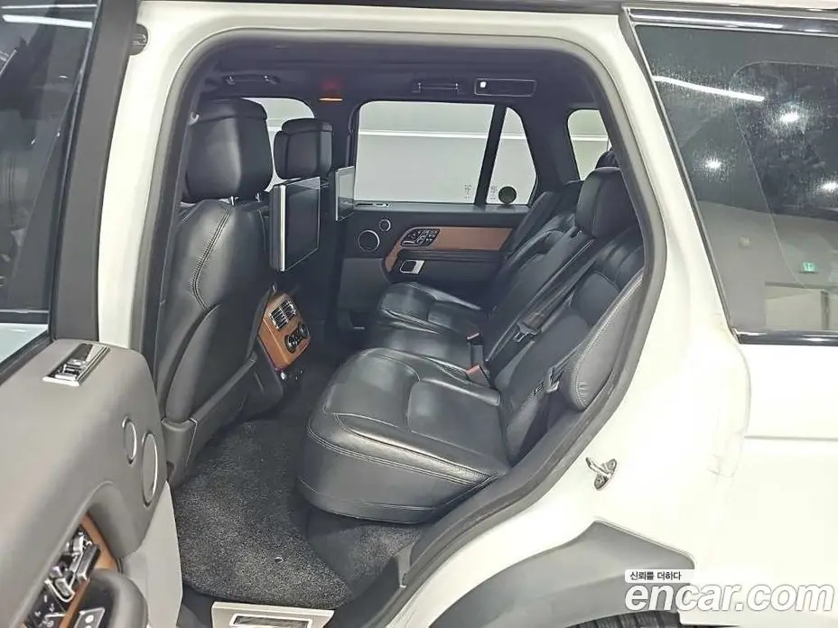 Land Rover Range Rover 2018 4.4 автомат (гидро), фото 12 Land Rover Range Rover 2018 4.4 автомат (гидро), фото 12