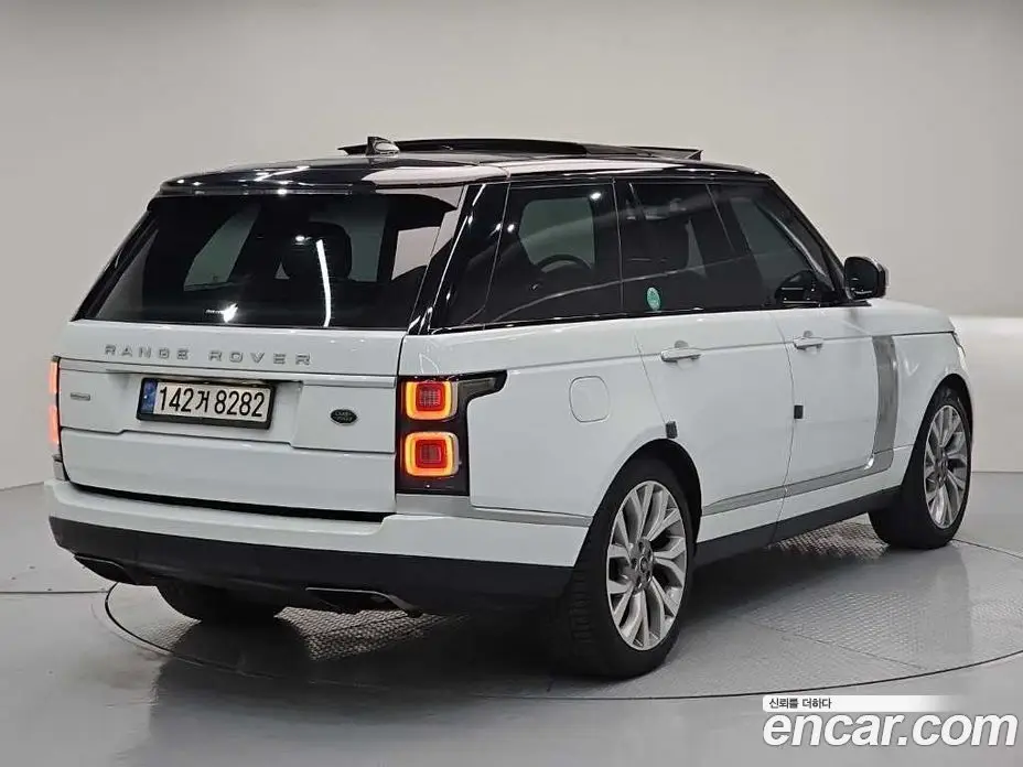 Land Rover Range Rover 2018 4.4 автомат (гидро), фото 4 Land Rover Range Rover 2018 4.4 автомат (гидро), фото 4