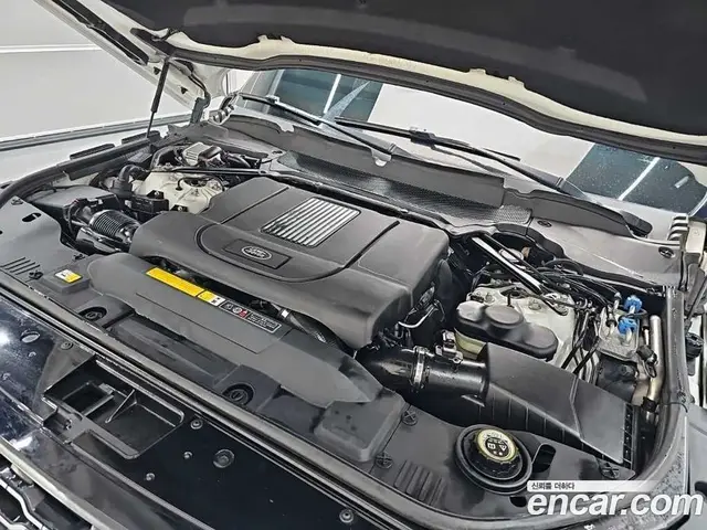 Land Rover Range Rover 2018 4.4 автомат (гидро), миниатюра 5 Land Rover Range Rover 2018 4.4 автомат (гидро), миниатюра 5