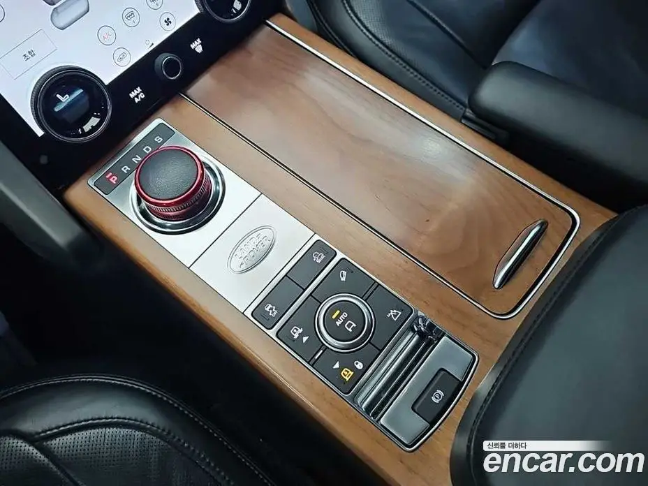 Land Rover Range Rover 2018 4.4 автомат (гидро), фото 8 Land Rover Range Rover 2018 4.4 автомат (гидро), фото 8