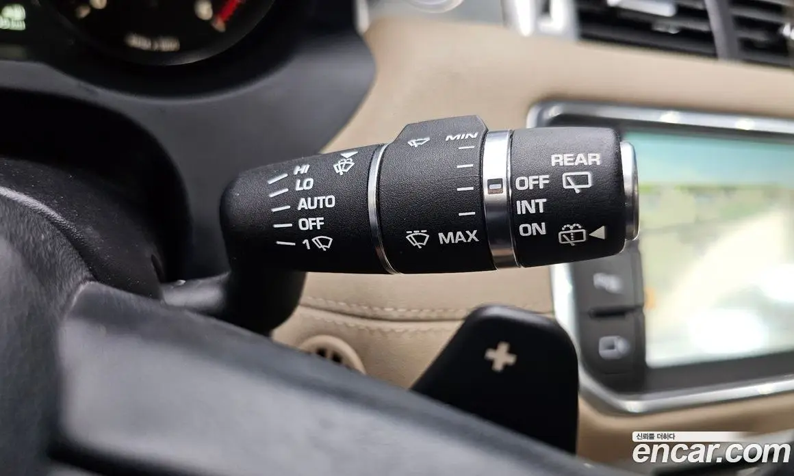 Land Rover Range Rover Evoque 2016 2.0 автомат (гидро), фото 17 Land Rover Range Rover Evoque 2016 2.0 автомат (гидро), фото 17
