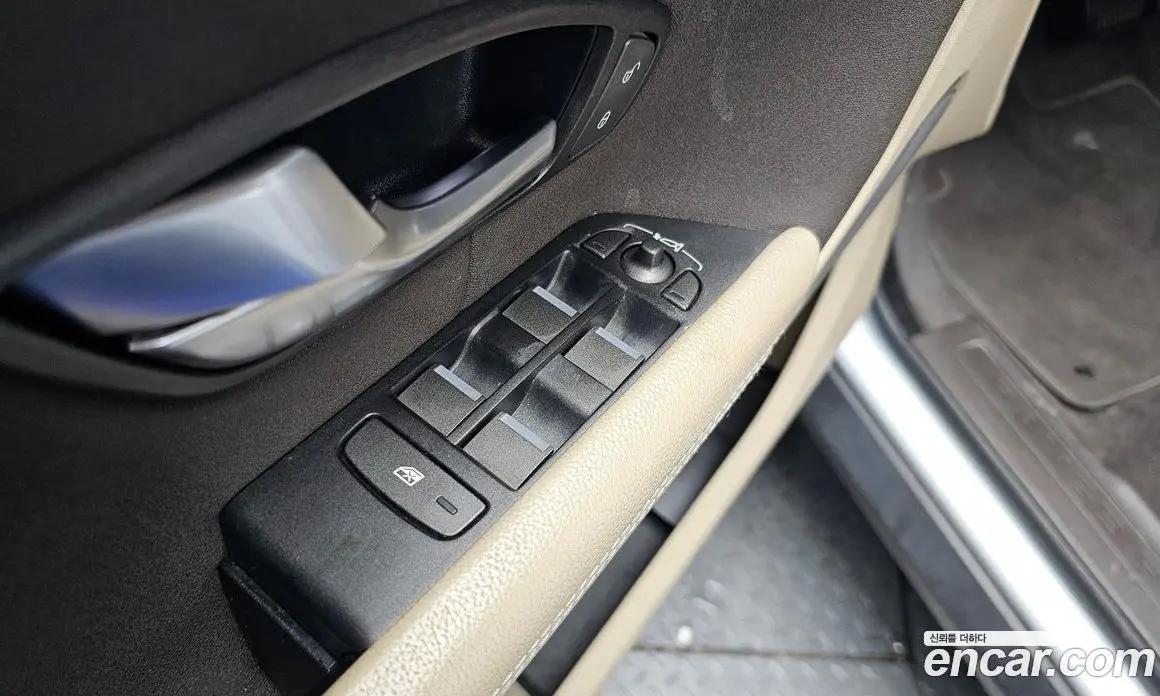 Land Rover Range Rover Evoque 2016 2.0 автомат (гидро), фото 20 Land Rover Range Rover Evoque 2016 2.0 автомат (гидро), фото 20