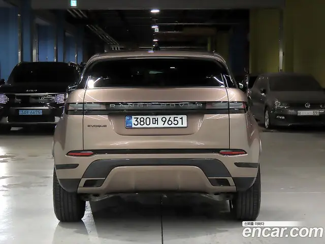 Land Rover Range Rover Evoque 2025 2.0 автомат (гидро), миниатюра 4 Land Rover Range Rover Evoque 2025 2.0 автомат (гидро), миниатюра 4