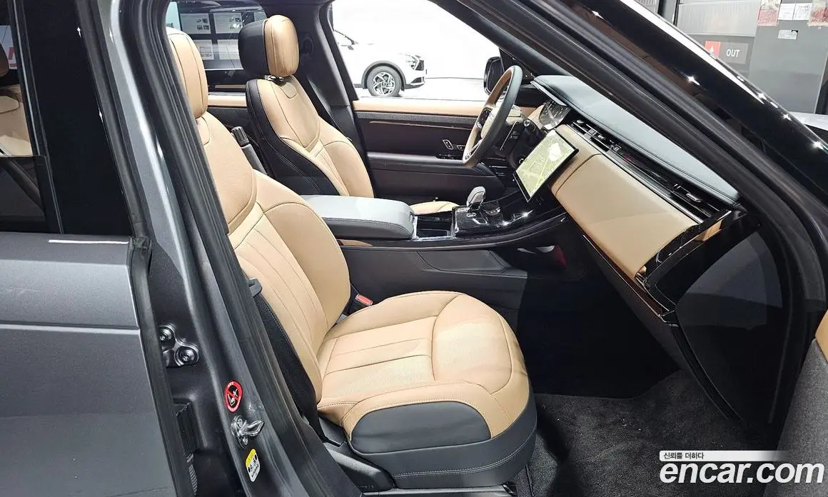 Land Rover Range Rover Sport 2025 3.0 автомат (гидро), фото 16 Land Rover Range Rover Sport 2025 3.0 автомат (гидро), фото 16