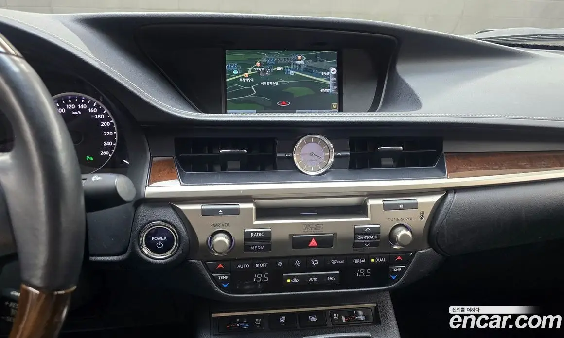 Lexus ES 2012 2.5 автомат (гидро), фото 17 Lexus ES 2012 2.5 автомат (гидро), фото 17