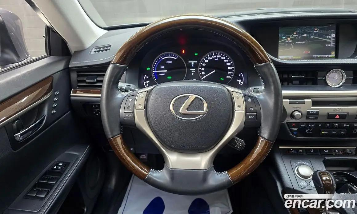 Lexus ES 2012 2.5 автомат (гидро), фото 18 Lexus ES 2012 2.5 автомат (гидро), фото 18