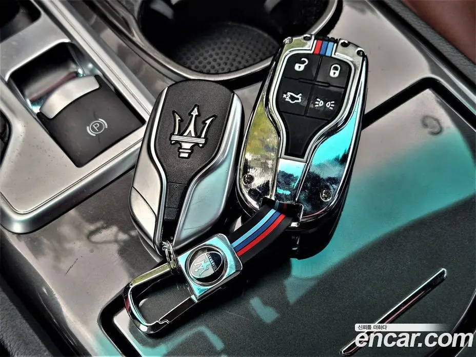 Maserati Ghibli 2014 3.0 автомат (гидро), фото 11 Maserati Ghibli 2014 3.0 автомат (гидро), фото 11