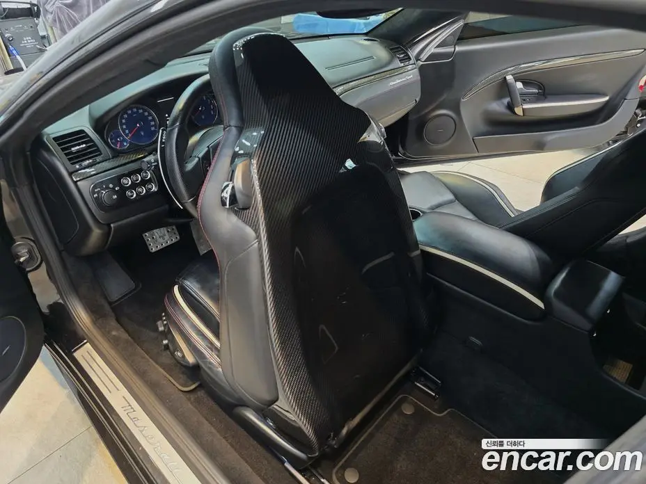Maserati GranTurismo 2016 4.7 автомат (гидро), фото 14 Maserati GranTurismo 2016 4.7 автомат (гидро), фото 14