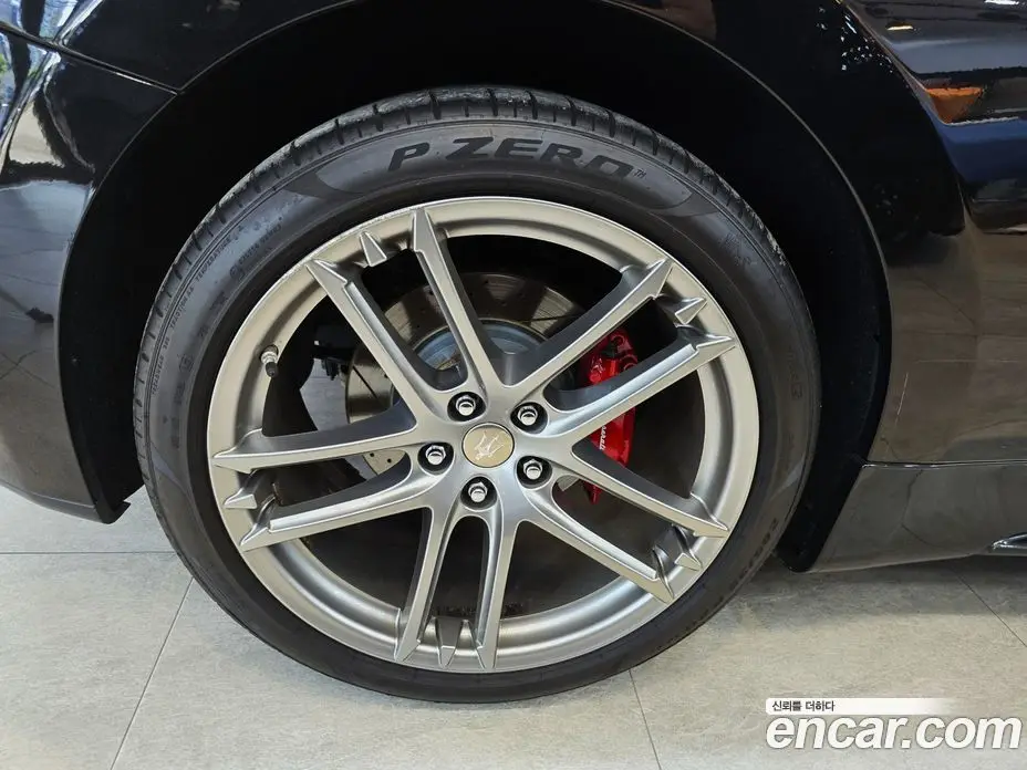 Maserati GranTurismo 2016 4.7 автомат (гидро), фото 7 Maserati GranTurismo 2016 4.7 автомат (гидро), фото 7