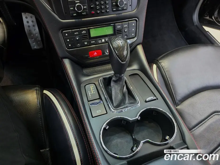 Maserati GranTurismo 2016 4.7 автомат (гидро), фото 10 Maserati GranTurismo 2016 4.7 автомат (гидро), фото 10