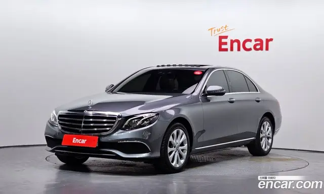 Mercedes-Benz E-Class 2018 2.0 автомат (гидро), миниатюра 1 Mercedes-Benz E-Class 2018 2.0 автомат (гидро), миниатюра 1