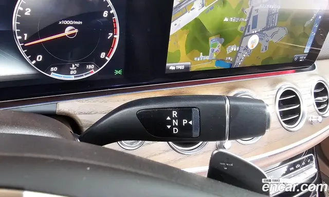 Mercedes-Benz E-Class 2018 2.0 автомат (гидро), миниатюра 12