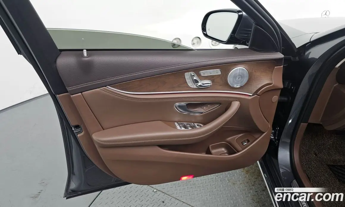 Mercedes-Benz E-Class 2018 2.0 автомат (гидро), фото 14 Mercedes-Benz E-Class 2018 2.0 автомат (гидро), фото 14