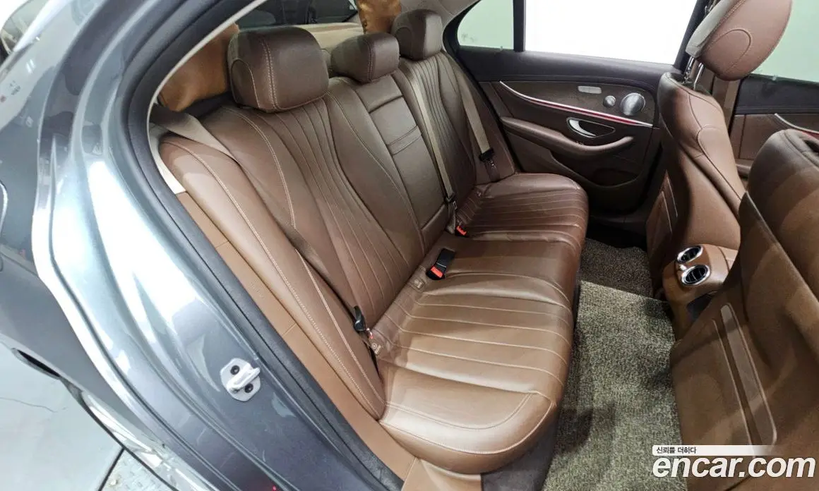 Mercedes-Benz E-Class 2018 2.0 автомат (гидро), фото 17 Mercedes-Benz E-Class 2018 2.0 автомат (гидро), фото 17