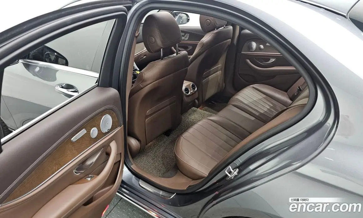 Mercedes-Benz E-Class 2018 2.0 автомат (гидро), фото 24 Mercedes-Benz E-Class 2018 2.0 автомат (гидро), фото 24