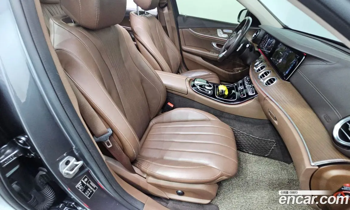 Mercedes-Benz E-Class 2018 2.0 автомат (гидро), фото 25 Mercedes-Benz E-Class 2018 2.0 автомат (гидро), фото 25