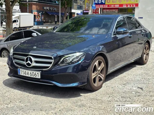 Mercedes-Benz E-Class 2018 2.0 автомат (гидро), миниатюра 1 Mercedes-Benz E-Class 2018 2.0 автомат (гидро), миниатюра 1