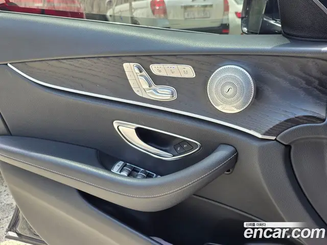 Mercedes-Benz E-Class 2018 2.0 автомат (гидро), миниатюра 9 Mercedes-Benz E-Class 2018 2.0 автомат (гидро), миниатюра 9