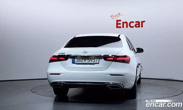 Mercedes-Benz E-Class 2020 2.0 автомат (гидро), миниатюра 4 Mercedes-Benz E-Class 2020 2.0 автомат (гидро), миниатюра 4