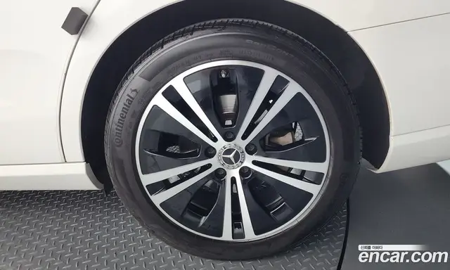 Mercedes-Benz E-Class 2020 2.0 автомат (гидро), миниатюра 7 Mercedes-Benz E-Class 2020 2.0 автомат (гидро), миниатюра 7