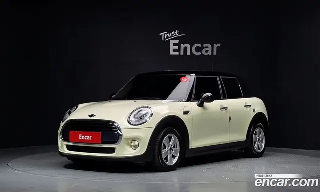 Mini Cooper 2015 1.5 автомат (гидро), миниатюра 1 Mini Cooper 2015 1.5 автомат (гидро), миниатюра 1