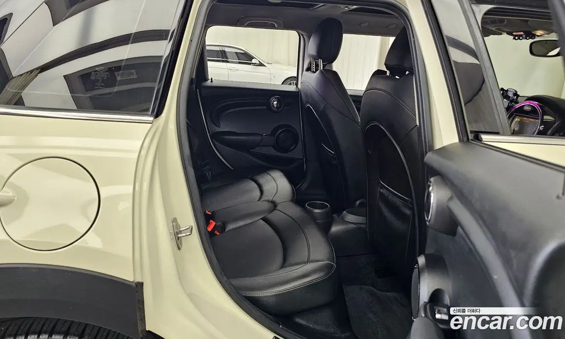Mini Cooper 2015 1.5 автомат (гидро), фото 12 Mini Cooper 2015 1.5 автомат (гидро), фото 12