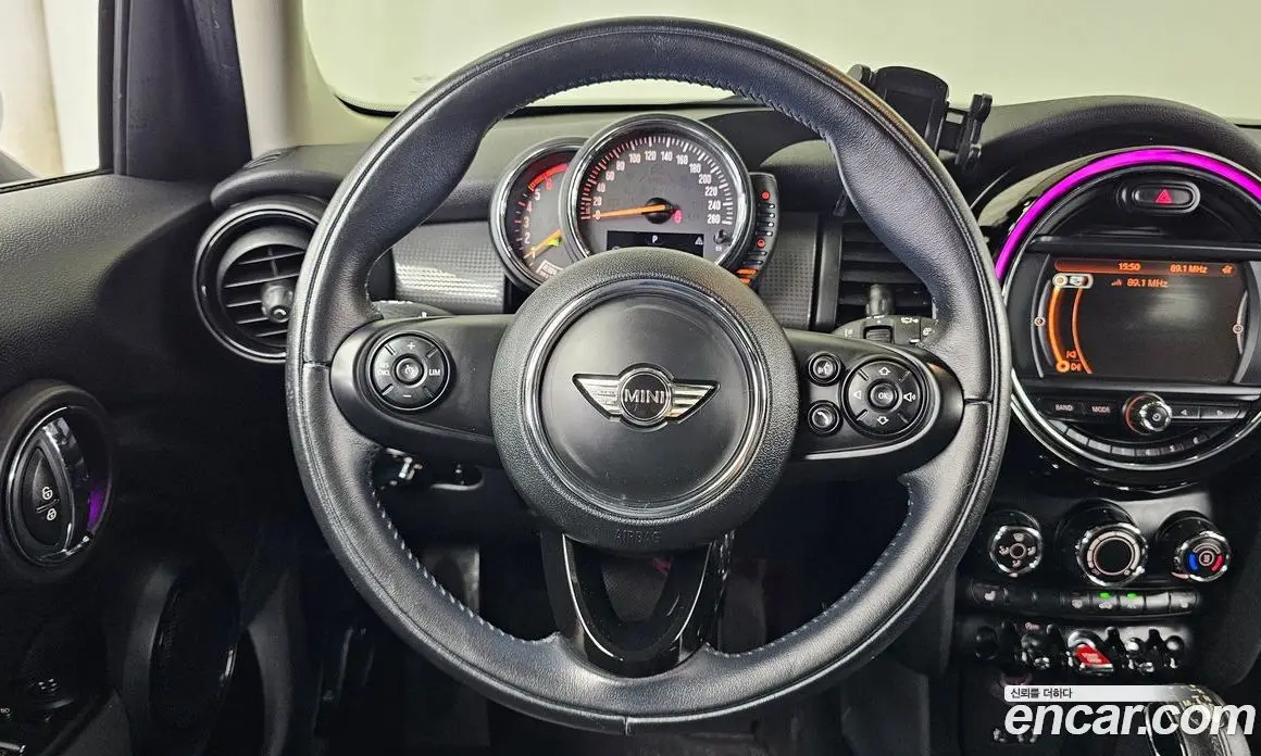 Mini Cooper 2015 1.5 автомат (гидро), фото 13 Mini Cooper 2015 1.5 автомат (гидро), фото 13