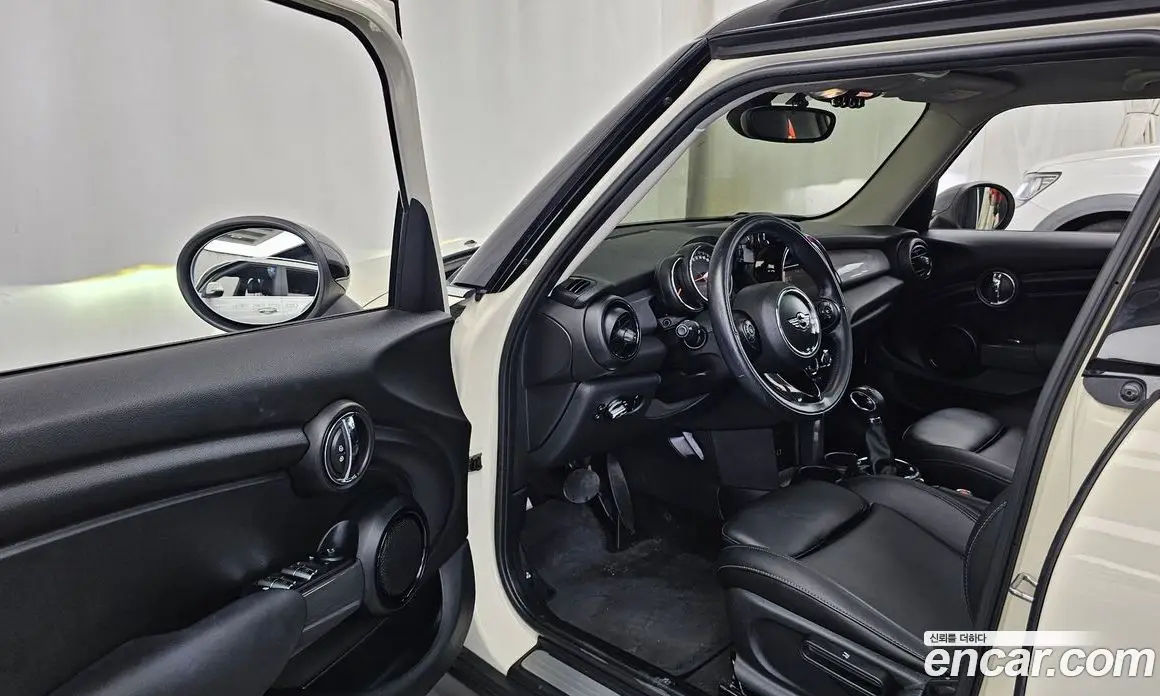 Mini Cooper 2015 1.5 автомат (гидро), фото 10 Mini Cooper 2015 1.5 автомат (гидро), фото 10
