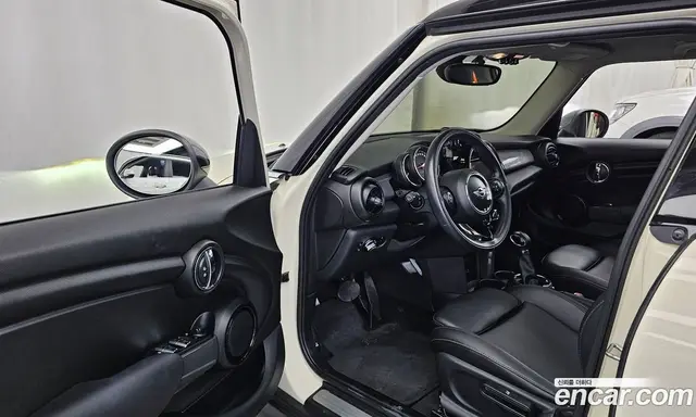 Mini Cooper 2015 1.5 автомат (гидро), миниатюра 10 Mini Cooper 2015 1.5 автомат (гидро), миниатюра 10