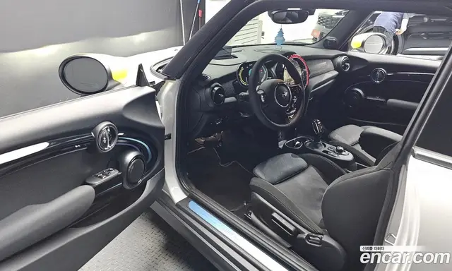 Mini Cooper 2023 автомат (гидро), миниатюра 12