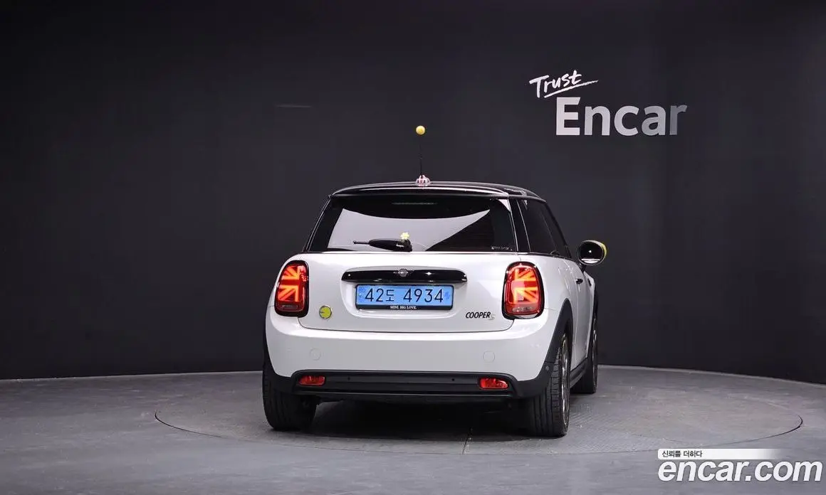 Mini Cooper 2023 автомат (гидро), фото 3 Mini Cooper 2023 автомат (гидро), фото 3