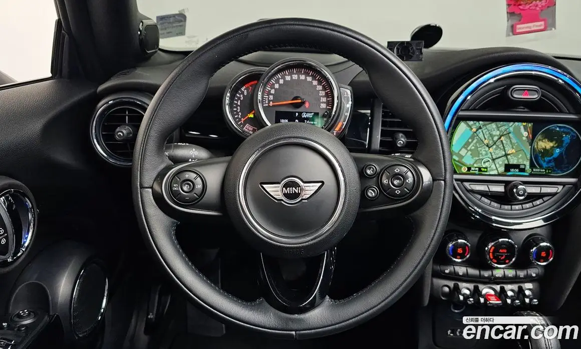 Mini Cooper Convertible 2017 1.5 автомат (гидро), фото 13 Mini Cooper Convertible 2017 1.5 автомат (гидро), фото 13