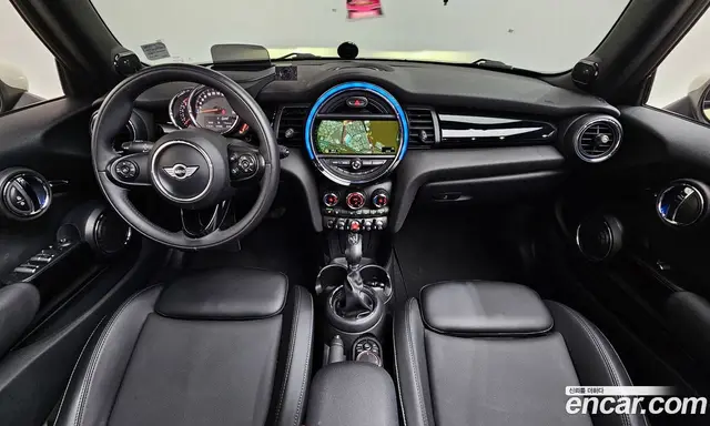 Mini Cooper Convertible 2017 1.5 автомат (гидро), миниатюра 7 Mini Cooper Convertible 2017 1.5 автомат (гидро), миниатюра 7