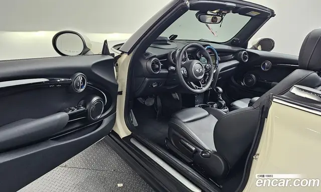Mini Cooper Convertible 2017 1.5 автомат (гидро), миниатюра 10 Mini Cooper Convertible 2017 1.5 автомат (гидро), миниатюра 10